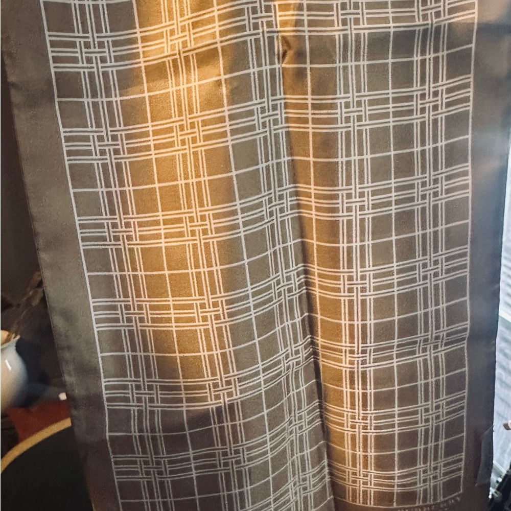 Burberry Gold-Beige Checkered Scarf - Picture 4 of 5